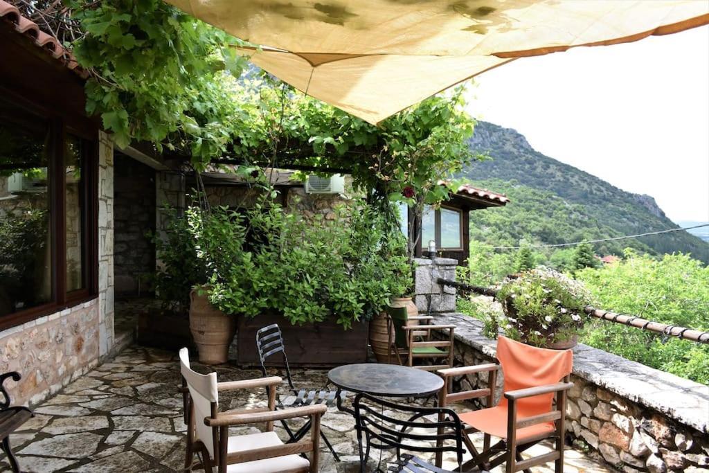 Villa Μικρή Πέτρινη Μεζονέτα 2 Lílaia Exterior foto